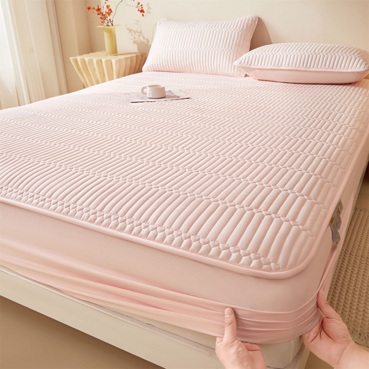 91家纺网 家纺一手货源 找家纺 （总）雯豆家纺 2025新款简爱A类夹棉防水床笠三件套水洗棉磨毛床单保护套