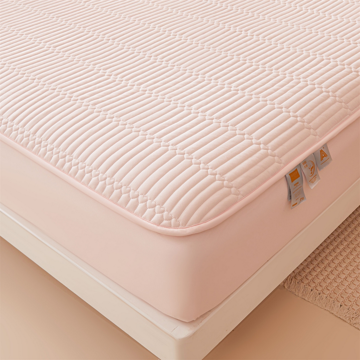 91家纺网 家纺一手货源 找家纺 （总）雯豆家纺 2025新款简爱A类夹棉防水床笠三件套水洗棉磨毛床单保护套