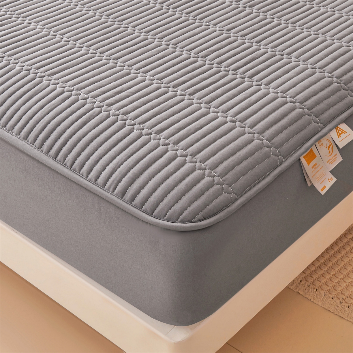 91家纺网 家纺一手货源 找家纺 雯豆家纺 2025新款简爱A类夹棉防水床笠三件套水洗棉磨毛床单保护套 简爱-深空灰