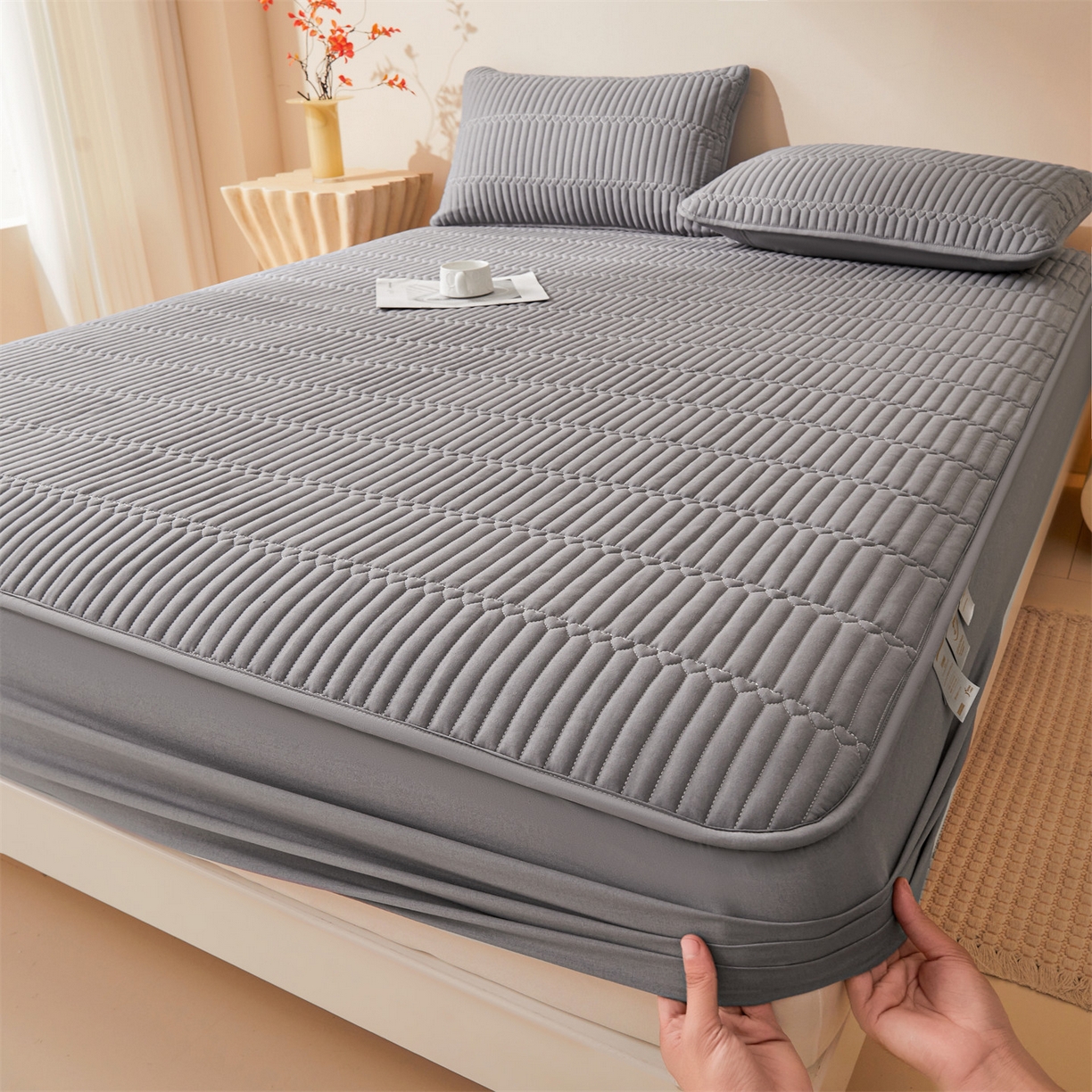 91家纺网 家纺一手货源 找家纺 雯豆家纺 2025新款简爱A类夹棉防水床笠三件套水洗棉磨毛床单保护套 简爱-深空灰