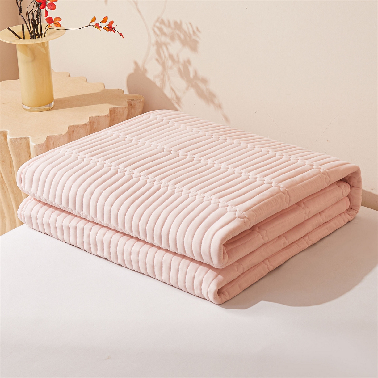 91家纺网 家纺一手货源 找家纺 雯豆家纺 2025新款简爱A类夹棉防水床笠三件套水洗棉磨毛床单保护套 简爱-密合粉