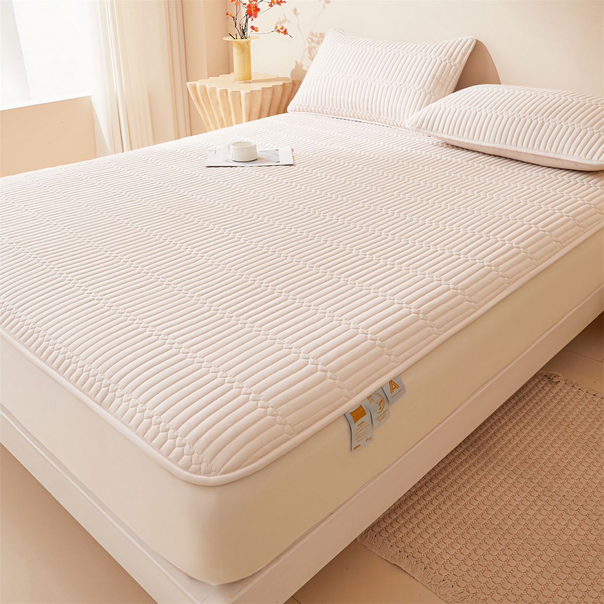 91家纺网 家纺一手货源 找家纺 雯豆家纺 2025新款简爱A类夹棉防水床笠三件套水洗棉磨毛床单保护套 简爱-奶咖