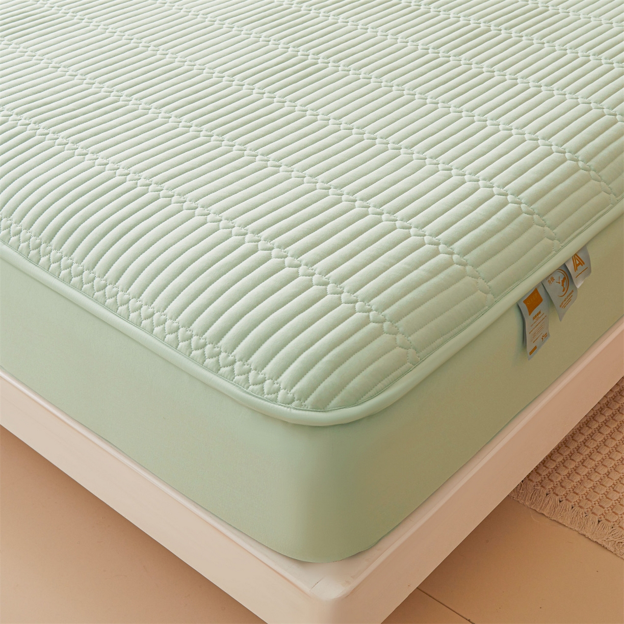 91家纺网 家纺一手货源 找家纺 雯豆家纺 2025新款简爱A类夹棉防水床笠三件套水洗棉磨毛床单保护套 简爱-清雅绿