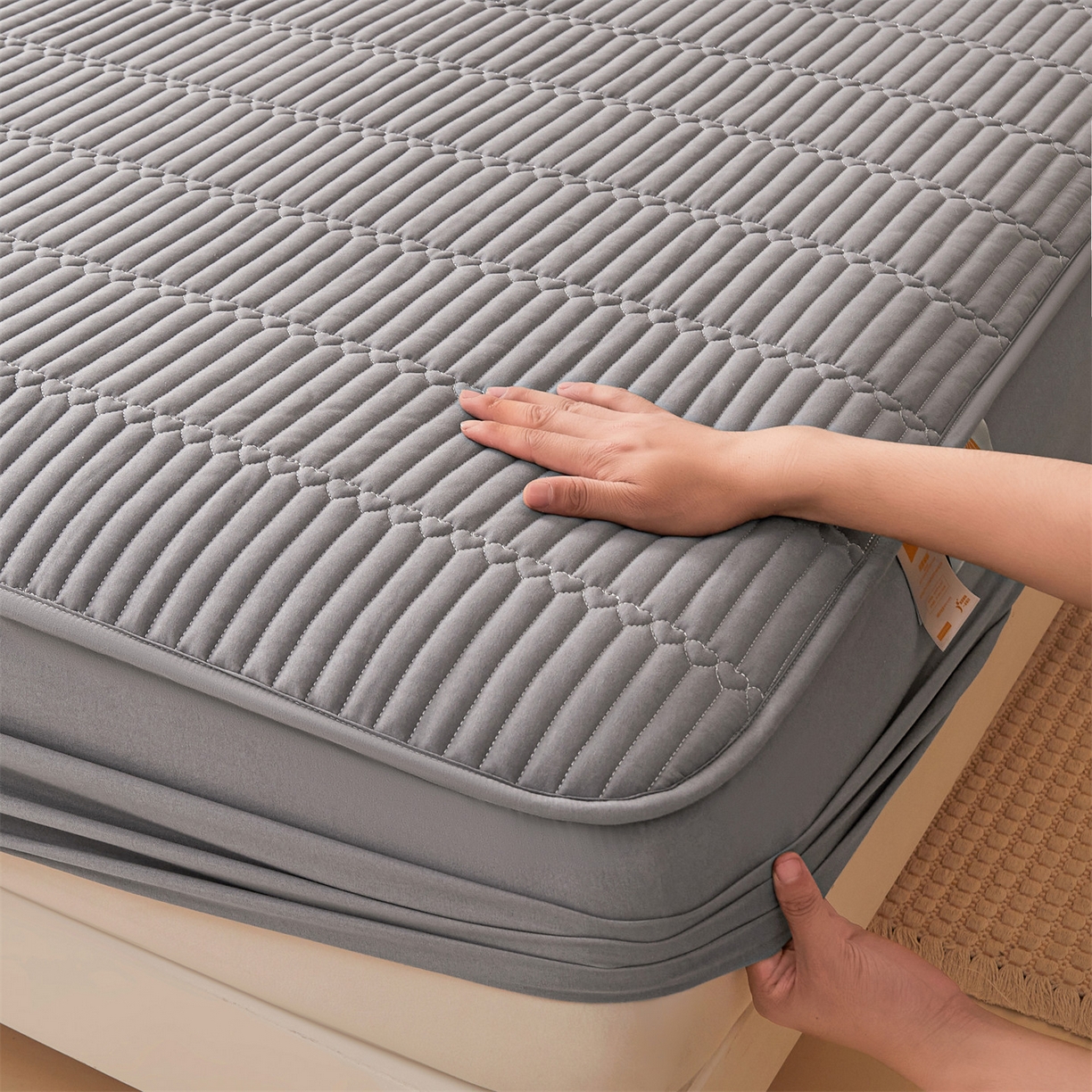 91家纺网 家纺一手货源 找家纺 雯豆家纺 2025新款简爱A类夹棉床笠三件套水洗棉磨毛床单保护套 简爱-深空灰