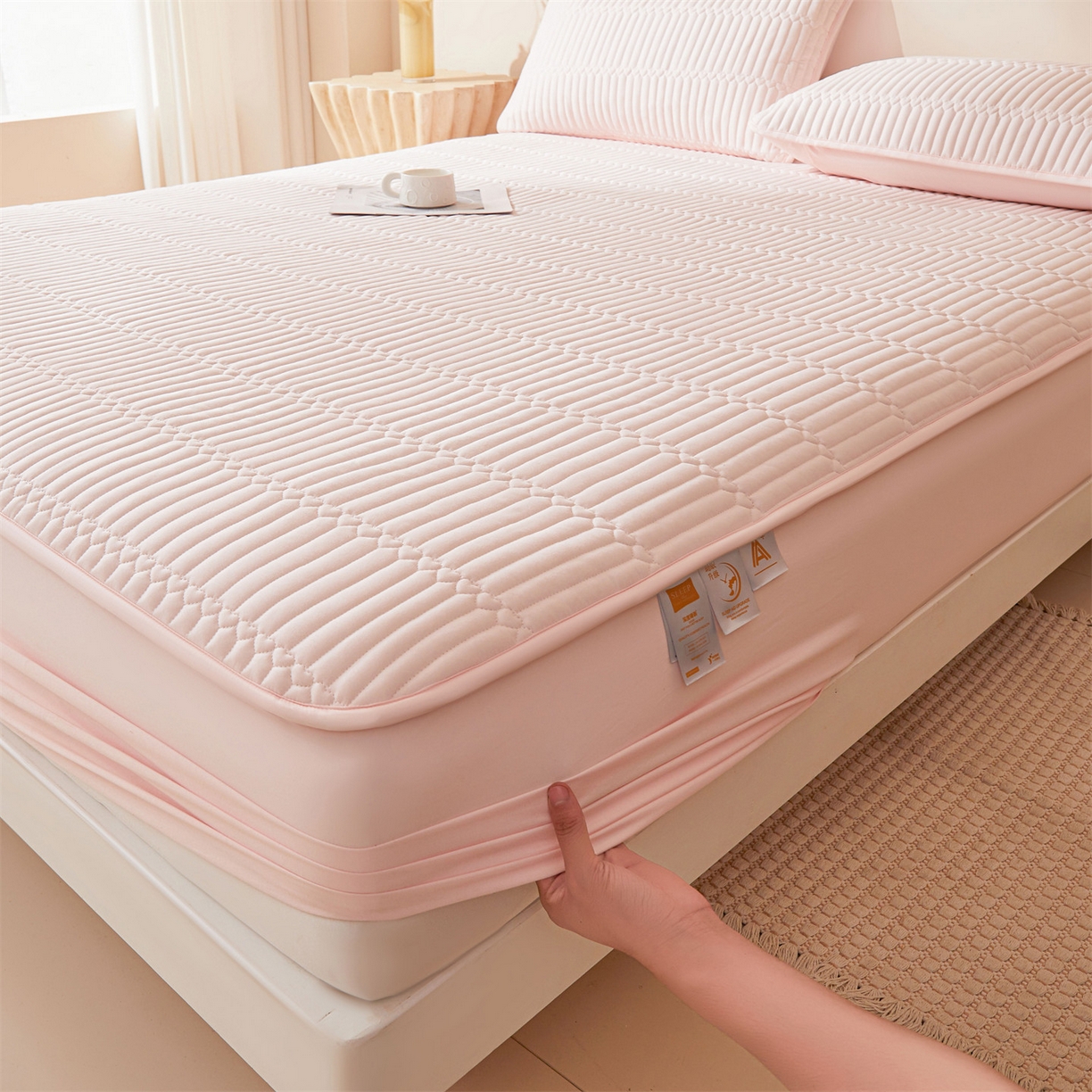 91家纺网 家纺一手货源 找家纺 雯豆家纺 2025新款简爱A类夹棉床笠三件套水洗棉磨毛床单保护套 简爱-密合粉