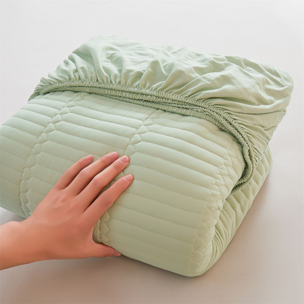 91家纺网 家纺一手货源 找家纺 雯豆家纺 2025新款简爱A类夹棉床笠三件套水洗棉磨毛床单保护套 简爱-清雅绿