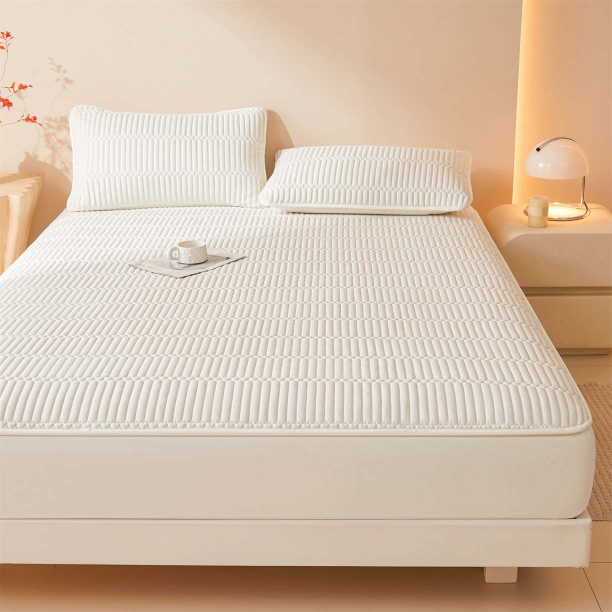 91家纺网 家纺一手货源 找家纺 雯豆家纺 2025新款简爱A类夹棉床笠三件套水洗棉磨毛床单保护套 简爱-月光白