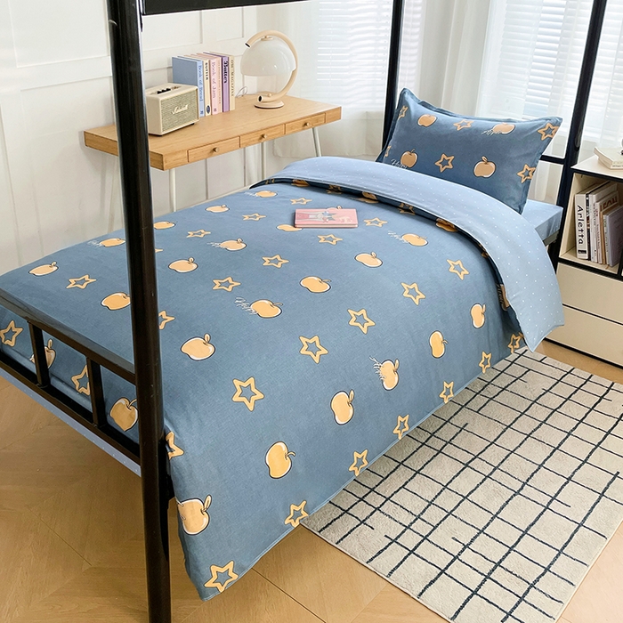 91家纺网 家纺一手货源 找家纺 锦润 2025新款印花12868全棉学生宿舍三件套纯棉六件套星光苹果-蓝