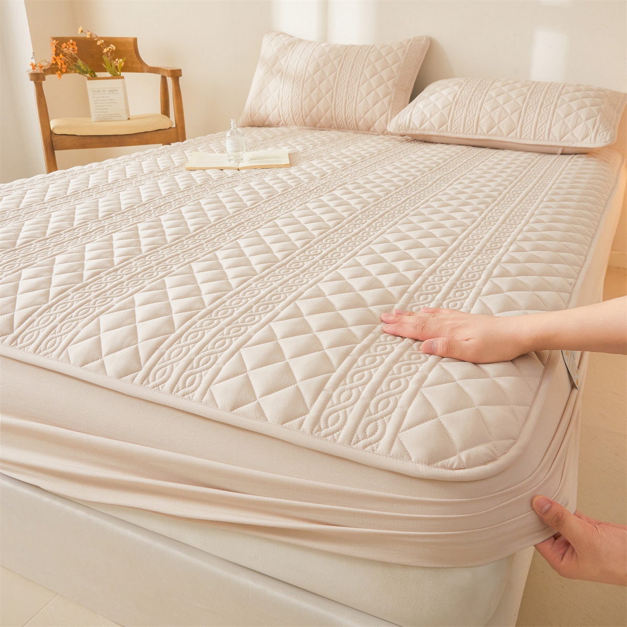 91家纺网 家纺一手货源 找家纺 （总）雯豆家纺 2025新款简爱A类夹棉床笠三件套水洗棉磨毛床单保护套