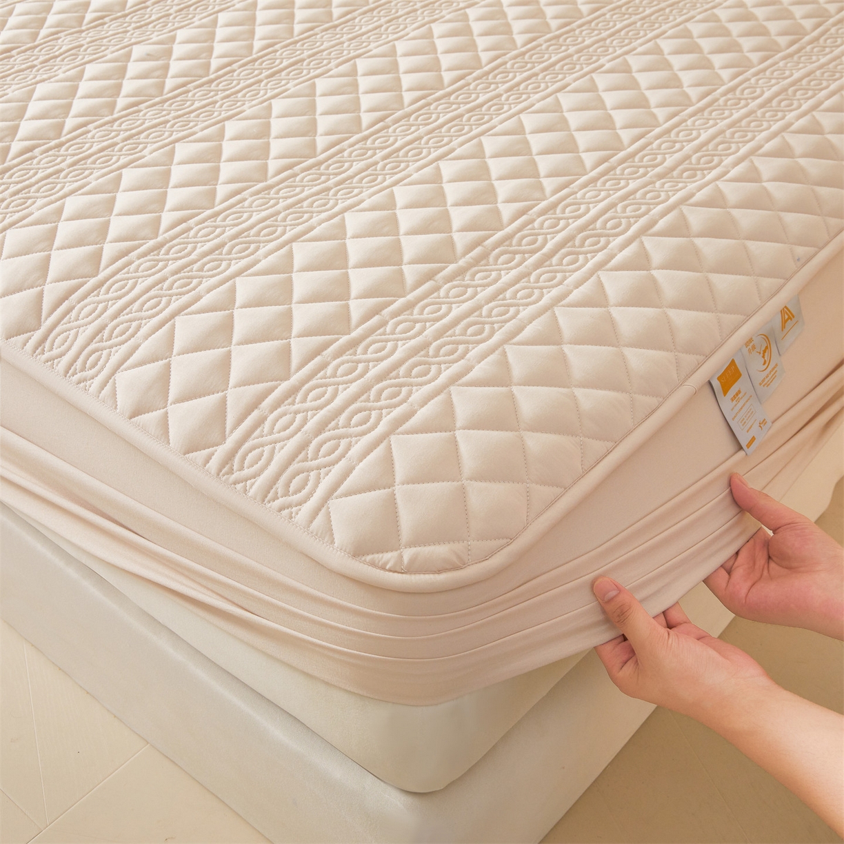 91家纺网 家纺一手货源 找家纺 （总）雯豆家纺 2025新款简爱A类夹棉床笠三件套水洗棉磨毛床单保护套