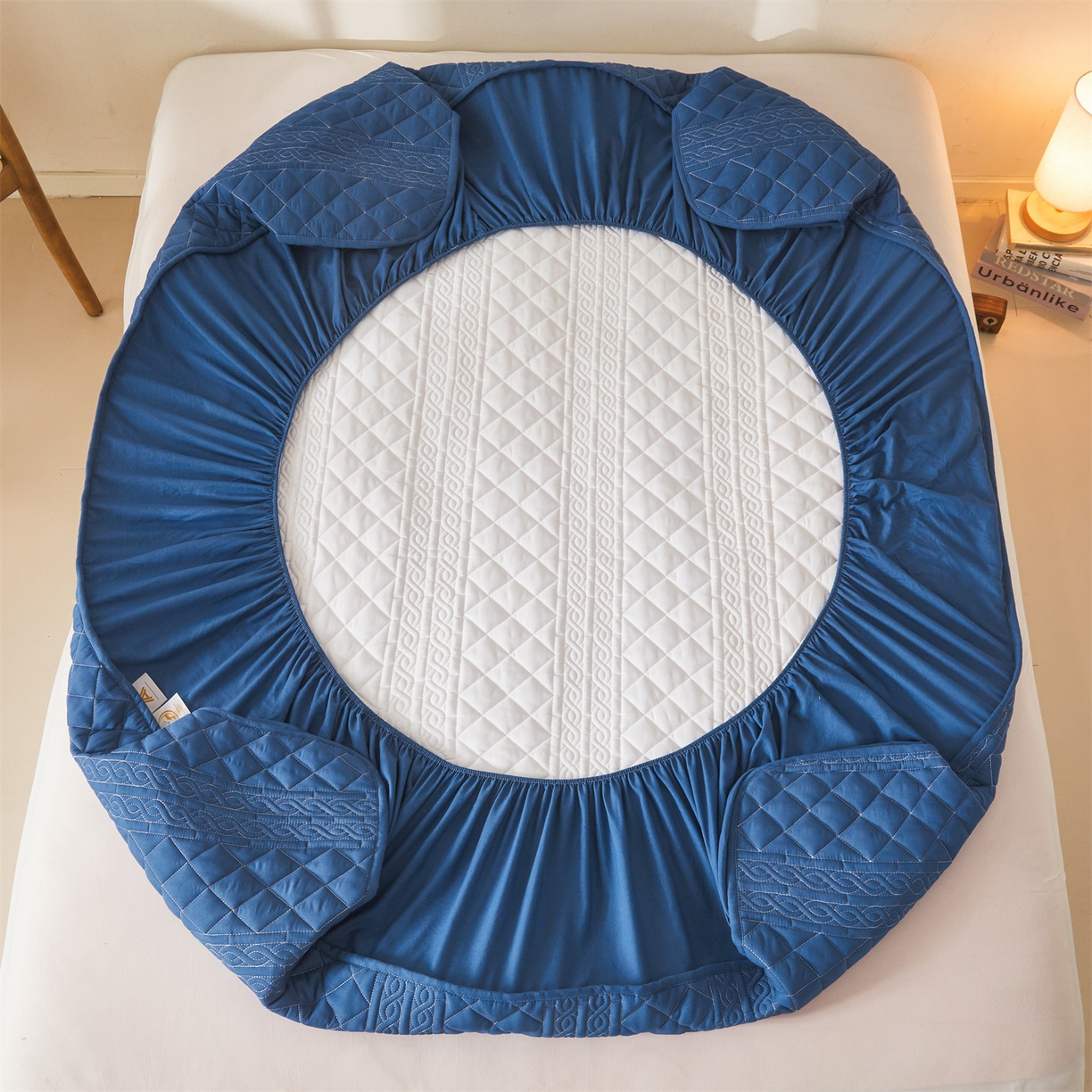 91家纺网 家纺一手货源 找家纺 雯豆家纺 2025新款简爱A类夹棉床笠三件套水洗棉磨毛床单保护套 梵可-黛蓝