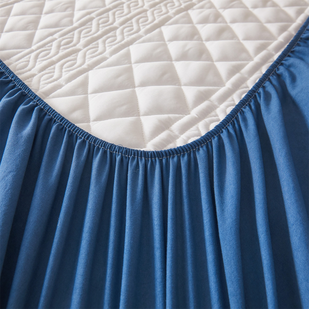 91家纺网 家纺一手货源 找家纺 雯豆家纺 2025新款简爱A类夹棉床笠三件套水洗棉磨毛床单保护套 梵可-黛蓝