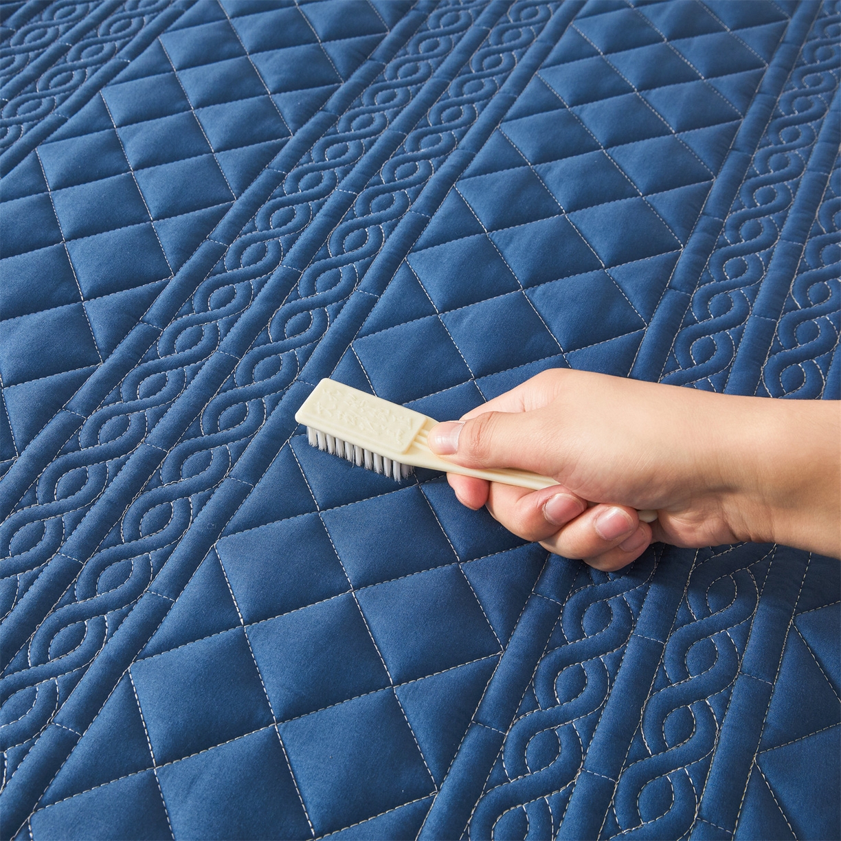 91家纺网 家纺一手货源 找家纺 雯豆家纺 2025新款简爱A类夹棉床笠三件套水洗棉磨毛床单保护套 梵可-黛蓝