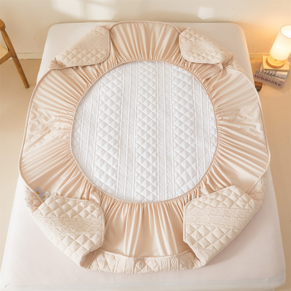 91家纺网 家纺一手货源 找家纺 雯豆家纺 2025新款简爱A类夹棉床笠三件套水洗棉磨毛床单保护套 梵可-奶咖