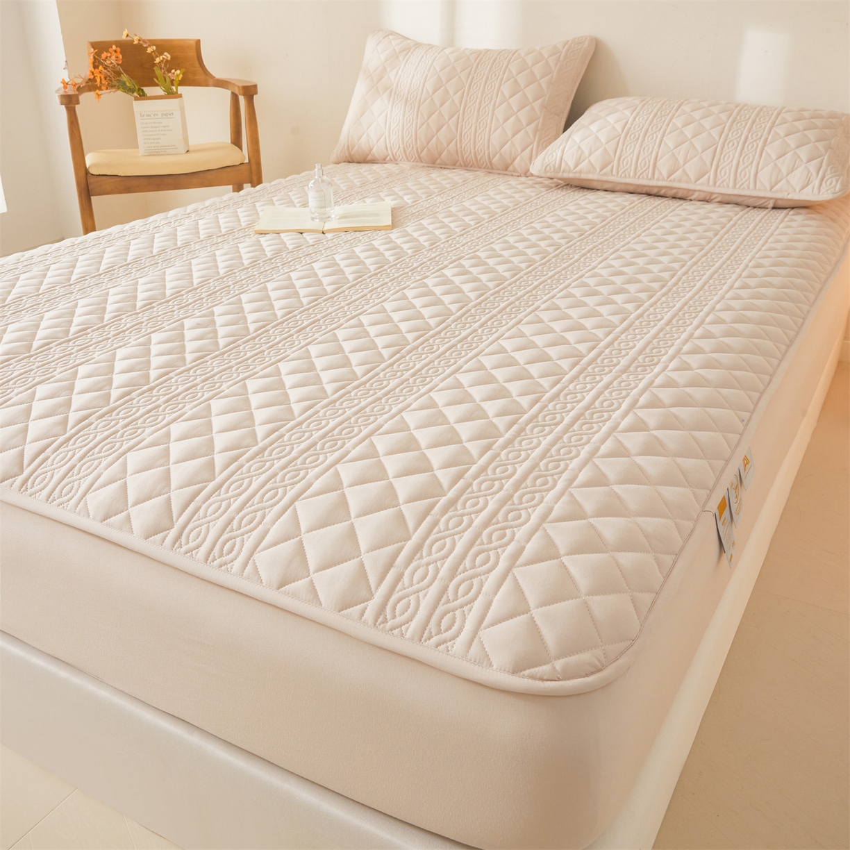 91家纺网 家纺一手货源 找家纺 雯豆家纺 2025新款简爱A类夹棉床笠三件套水洗棉磨毛床单保护套 梵可-奶咖