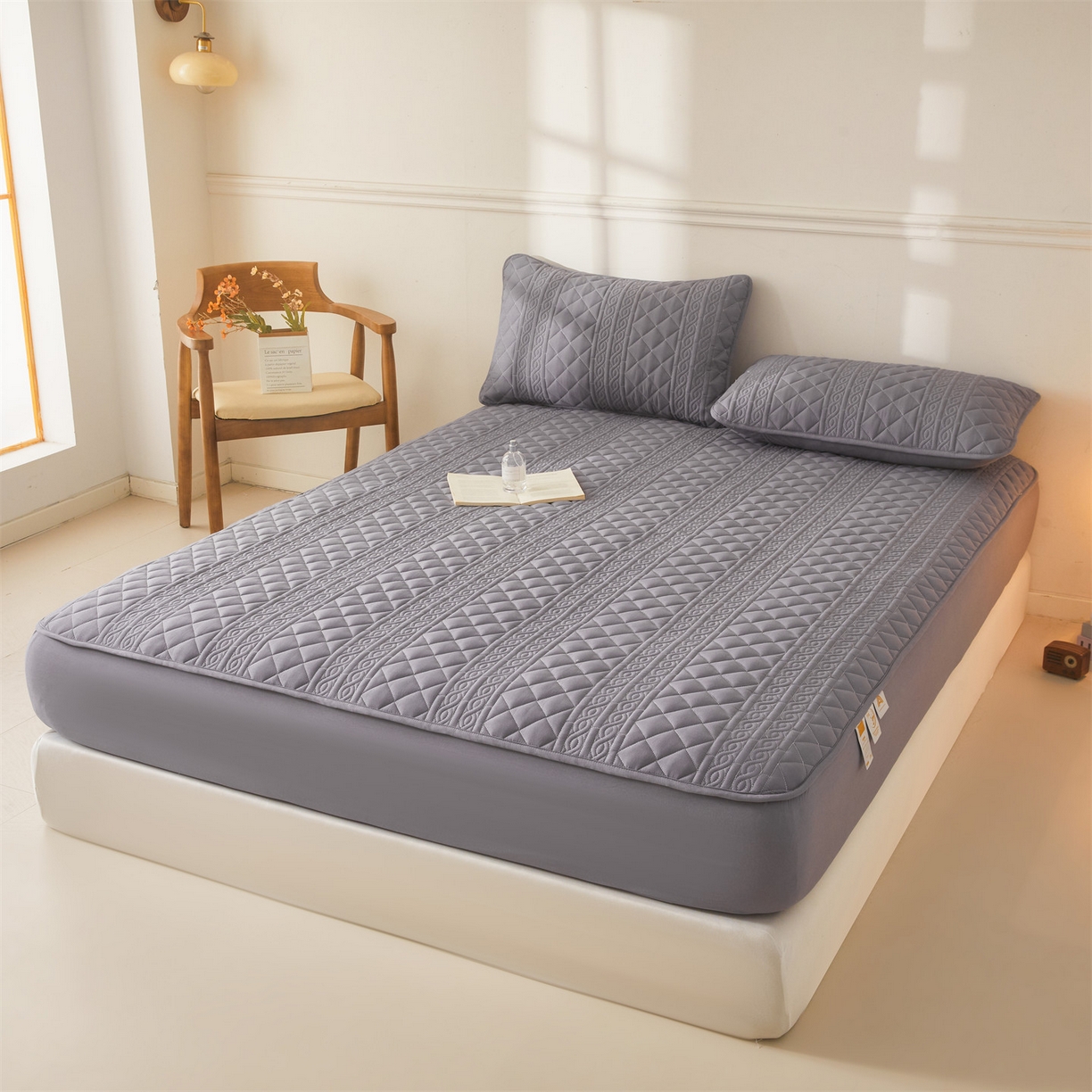 91家纺网 家纺一手货源 找家纺 雯豆家纺 2025新款简爱A类夹棉床笠三件套水洗棉磨毛床单保护套 梵可-深空灰