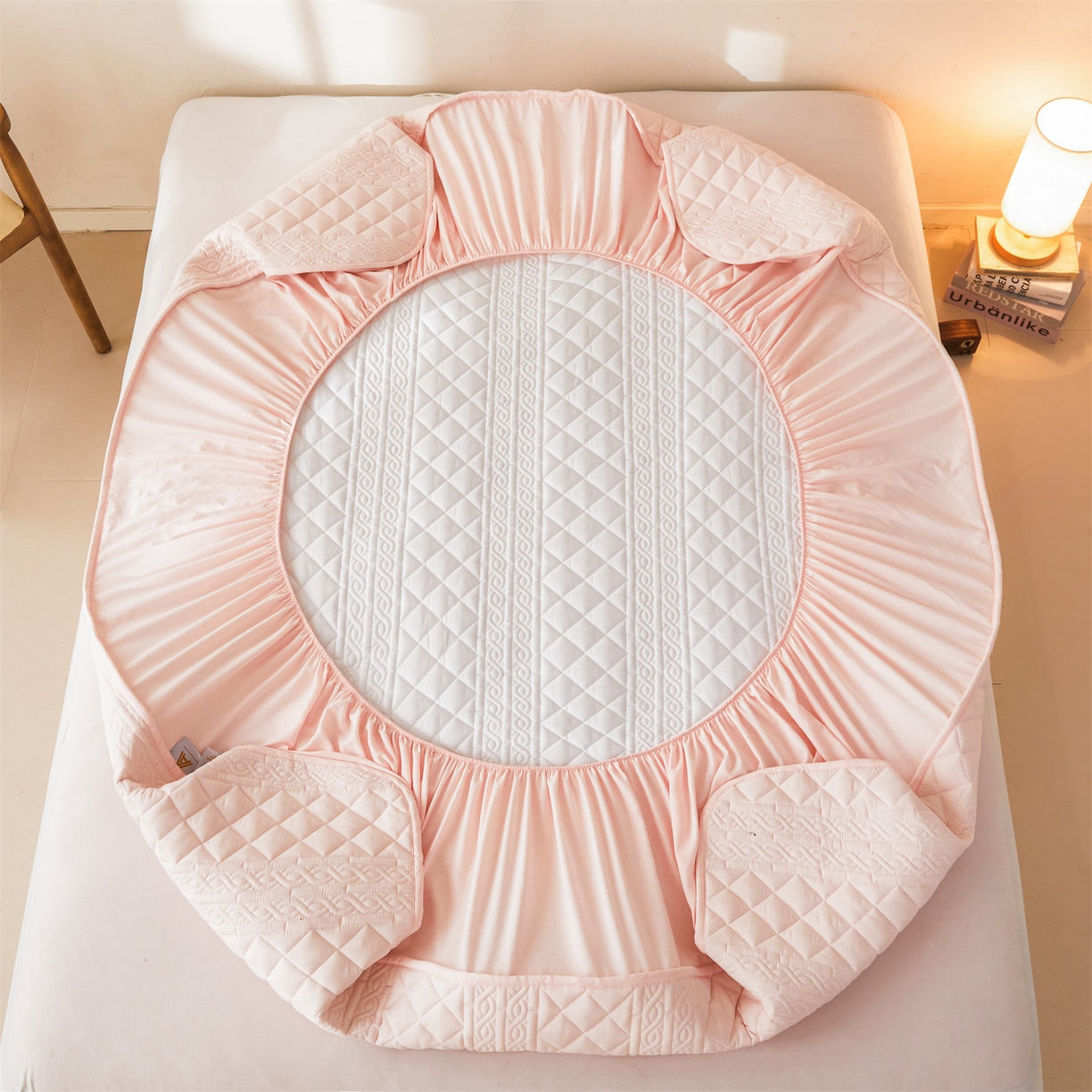 91家纺网 家纺一手货源 找家纺 雯豆家纺 2025新款简爱A类夹棉床笠三件套水洗棉磨毛床单保护套 梵可-密合粉