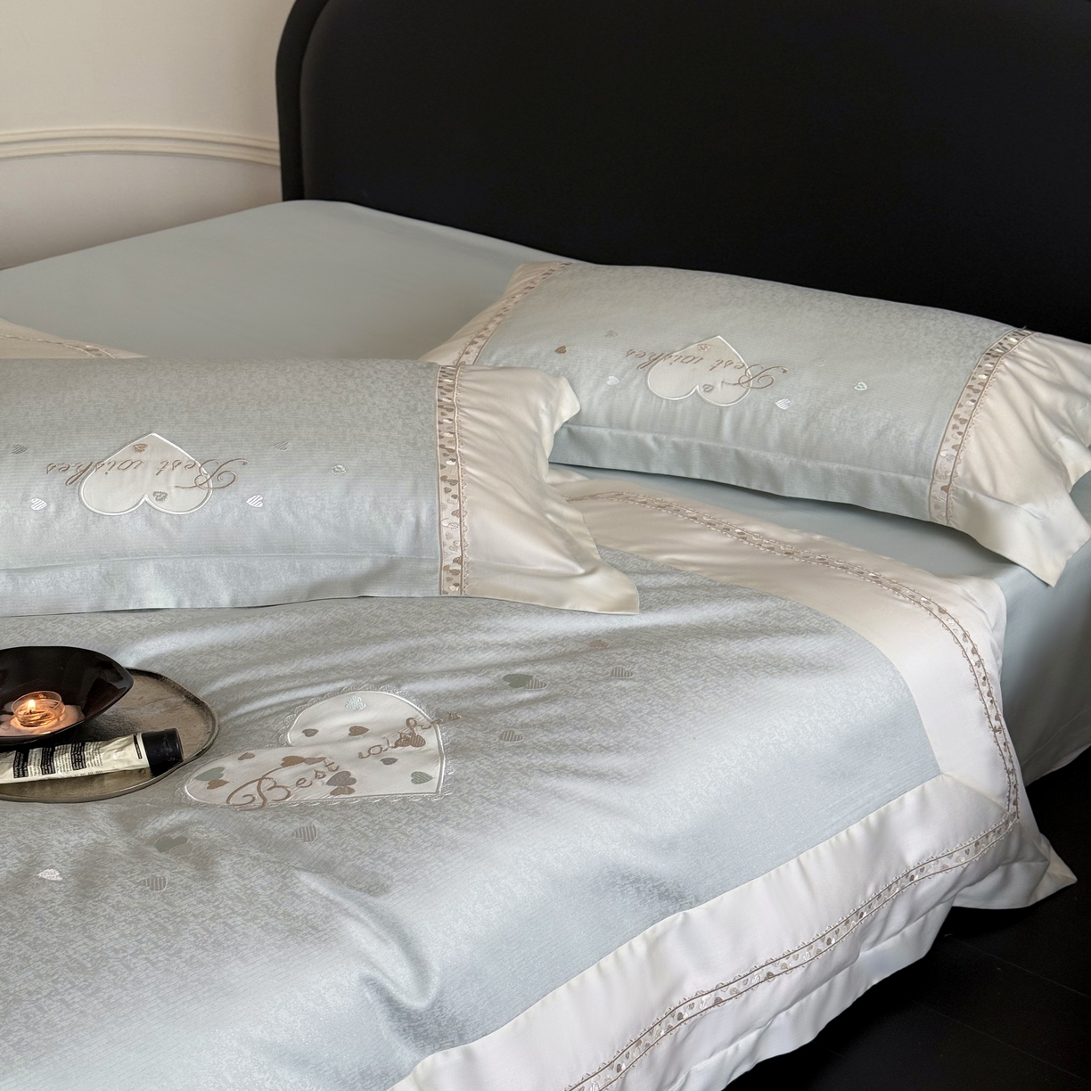 91家纺网 家纺一手货源 找家纺 MIU缪家居 2025新款100支超柔天丝棉四件套-艾琳娜 艾琳娜系列 水漾蓝