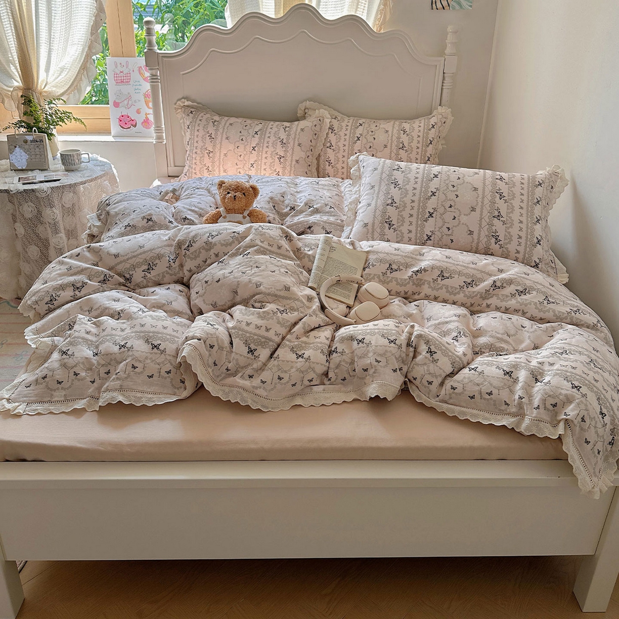 91家纺网 家纺一手货源 找家纺 瑞莱 2025新款全棉纯棉A类有氧双层纱镂空花边四件套 蝴蝶飞飞