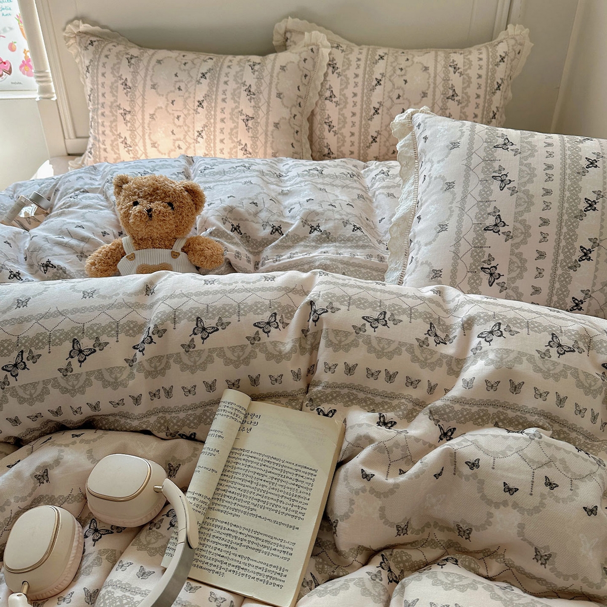 91家纺网 家纺一手货源 找家纺 瑞莱 2025新款全棉纯棉A类有氧双层纱镂空花边四件套 蝴蝶飞飞