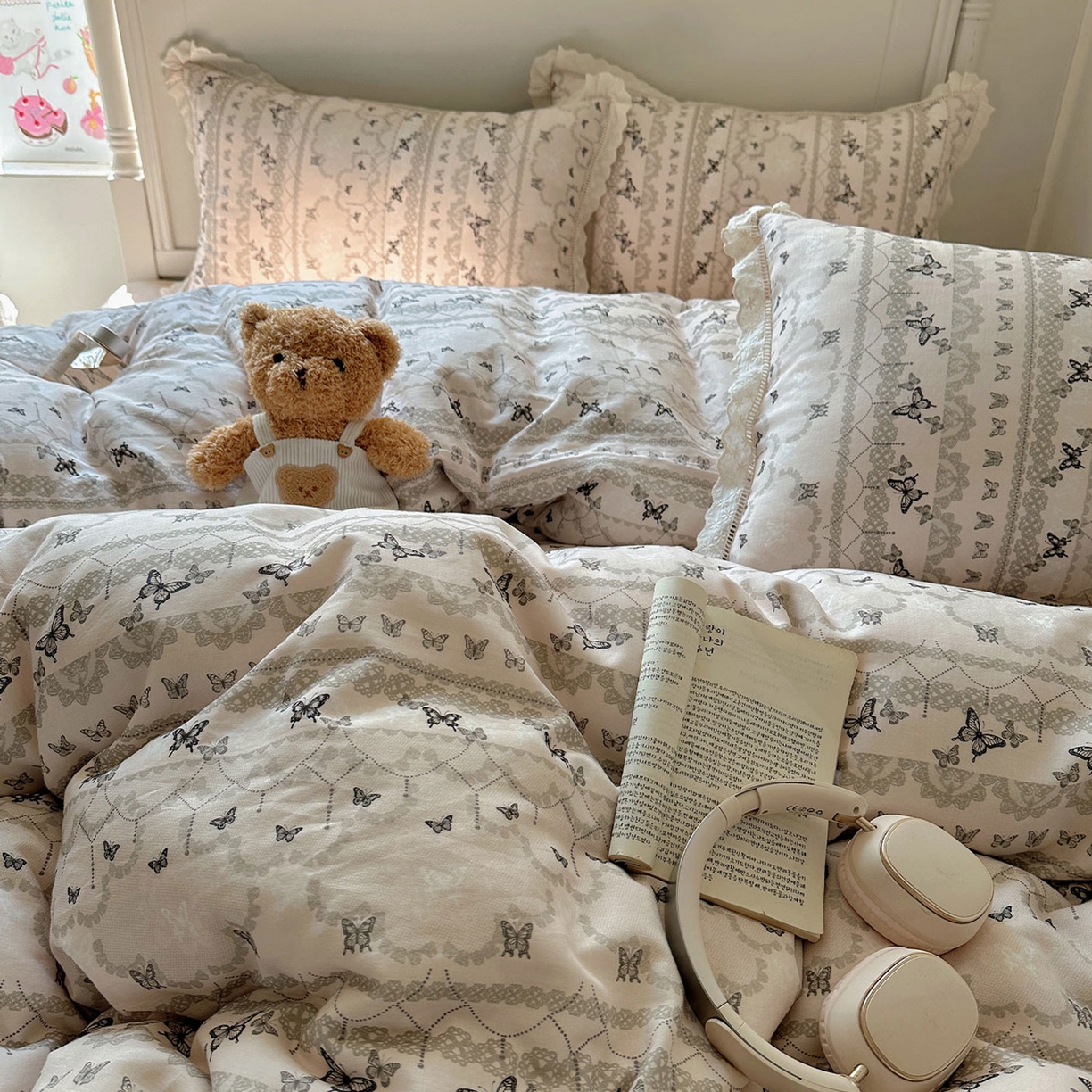 91家纺网 家纺一手货源 找家纺 瑞莱 2025新款全棉纯棉A类有氧双层纱镂空花边四件套 蝴蝶飞飞