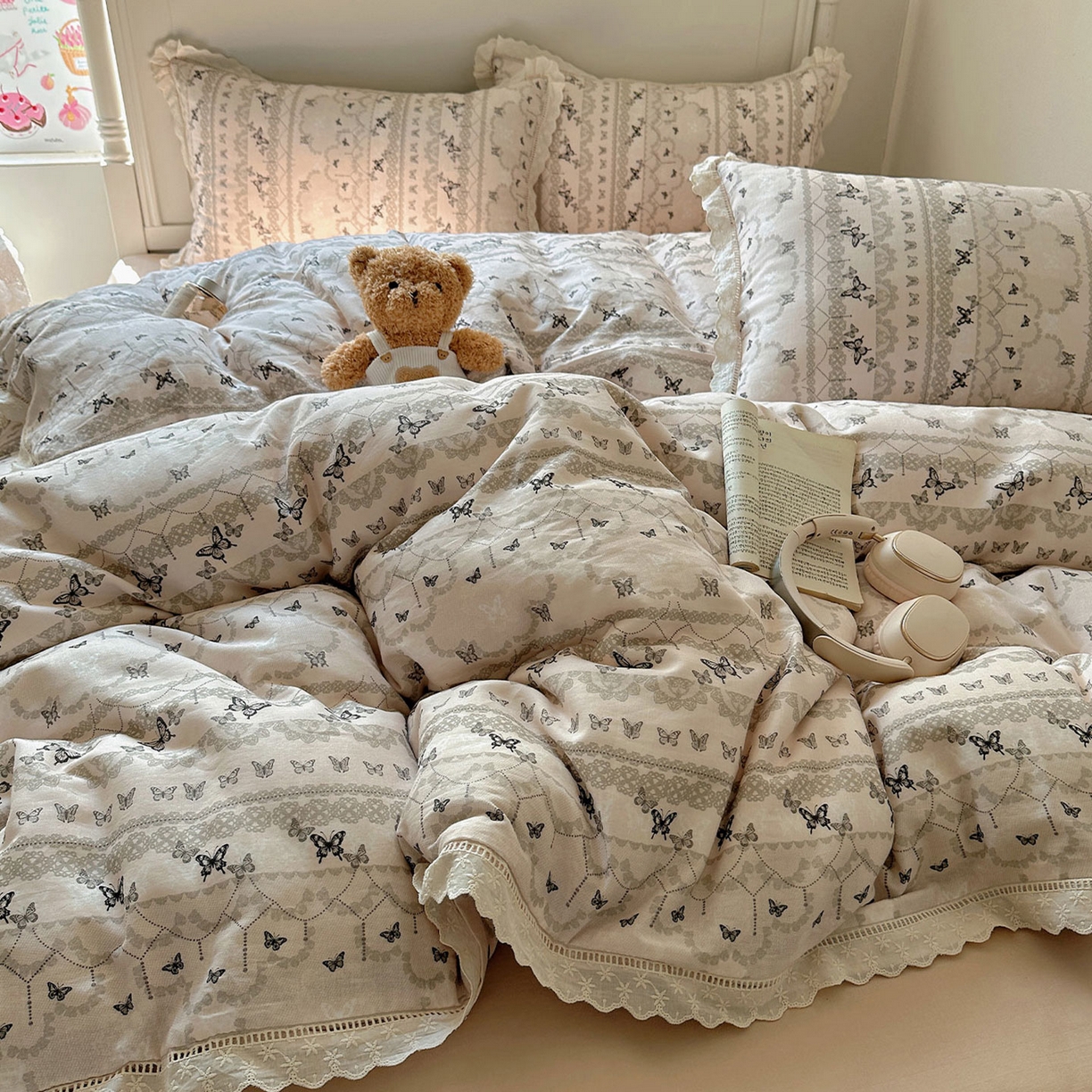 91家纺网 家纺一手货源 找家纺 瑞莱 2025新款全棉纯棉A类有氧双层纱镂空花边四件套 蝴蝶飞飞