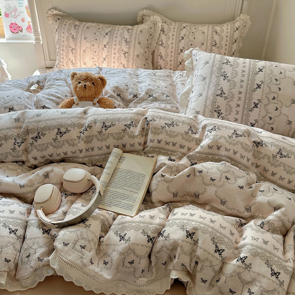 91家纺网 家纺一手货源 找家纺 瑞莱 2025新款全棉纯棉A类有氧双层纱镂空花边四件套 蝴蝶飞飞