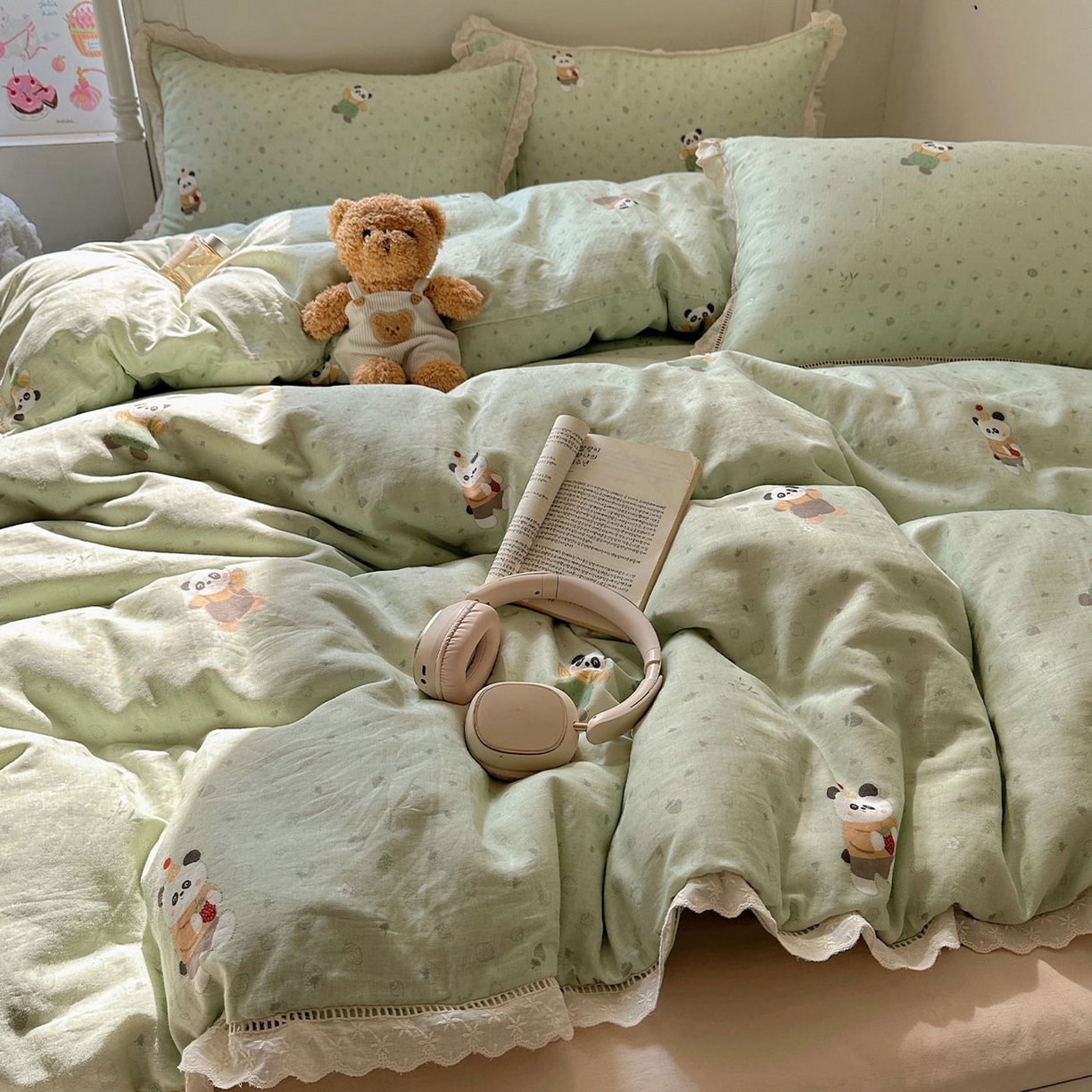 91家纺网 家纺一手货源 找家纺 瑞莱 2025新款全棉纯棉A类有氧双层纱镂空花边四件套 镂空-功夫熊猫