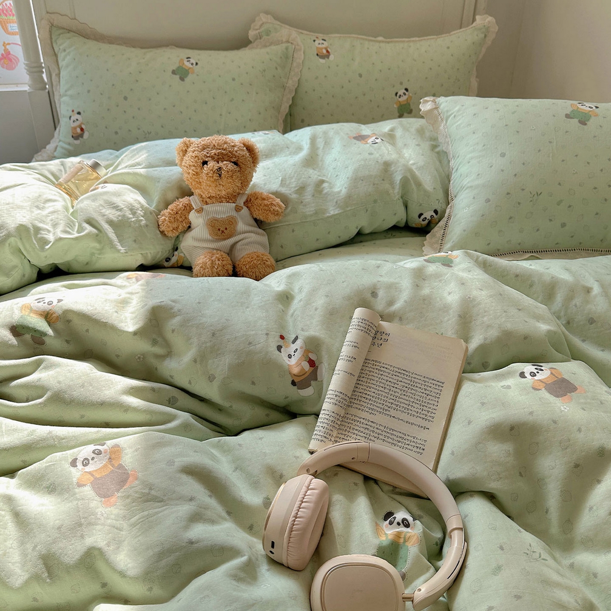 91家纺网 家纺一手货源 找家纺 瑞莱 2025新款全棉纯棉A类有氧双层纱镂空花边四件套 镂空-功夫熊猫