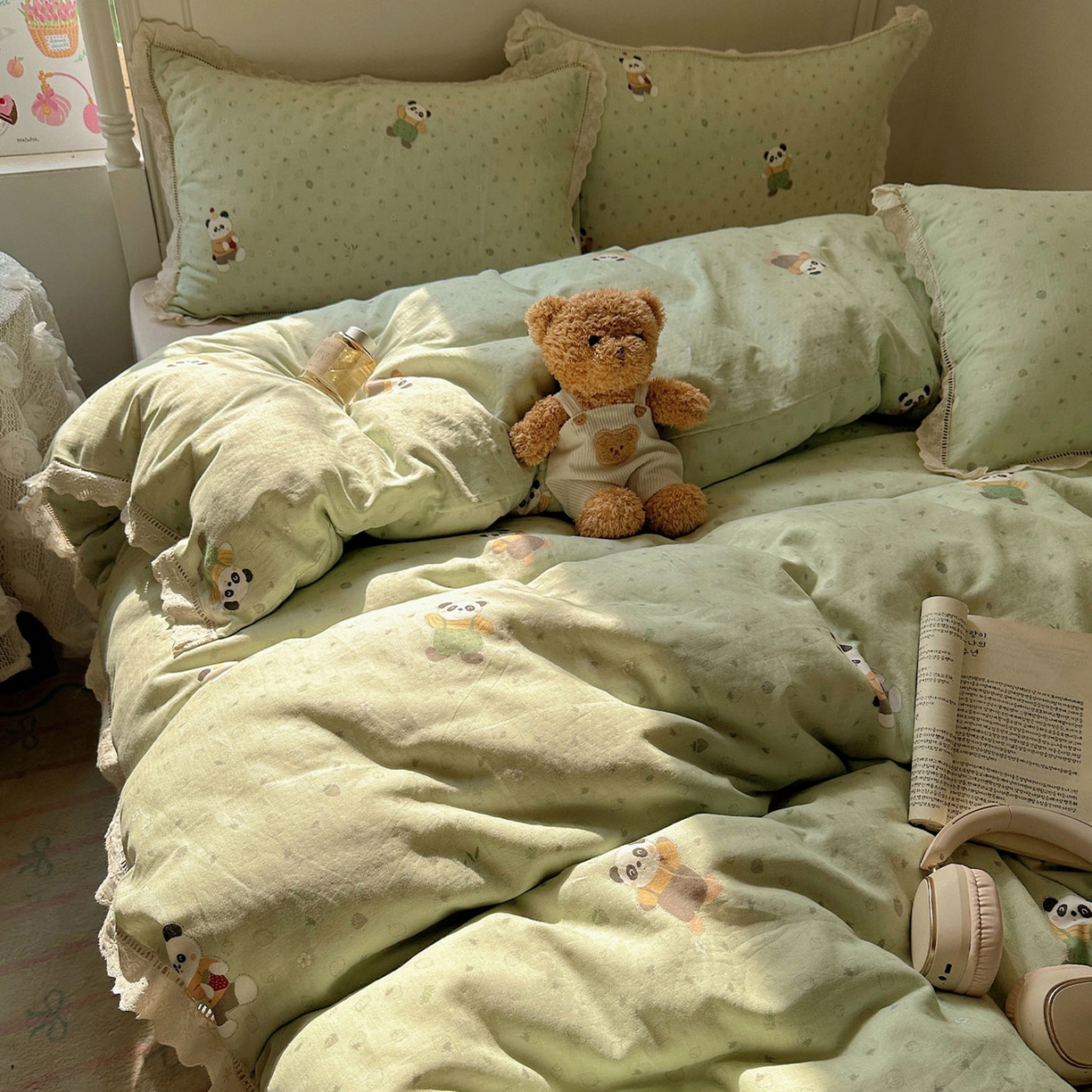 91家纺网 家纺一手货源 找家纺 瑞莱 2025新款全棉纯棉A类有氧双层纱镂空花边四件套 镂空-功夫熊猫