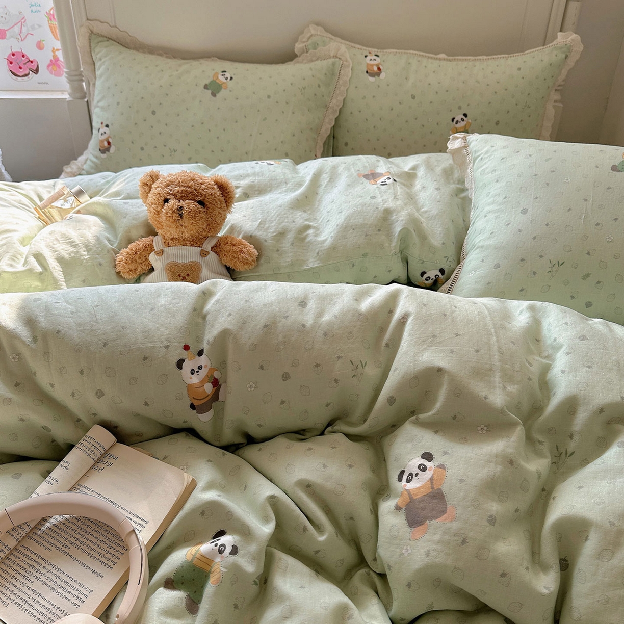 91家纺网 家纺一手货源 找家纺 瑞莱 2025新款全棉纯棉A类有氧双层纱镂空花边四件套 镂空-功夫熊猫