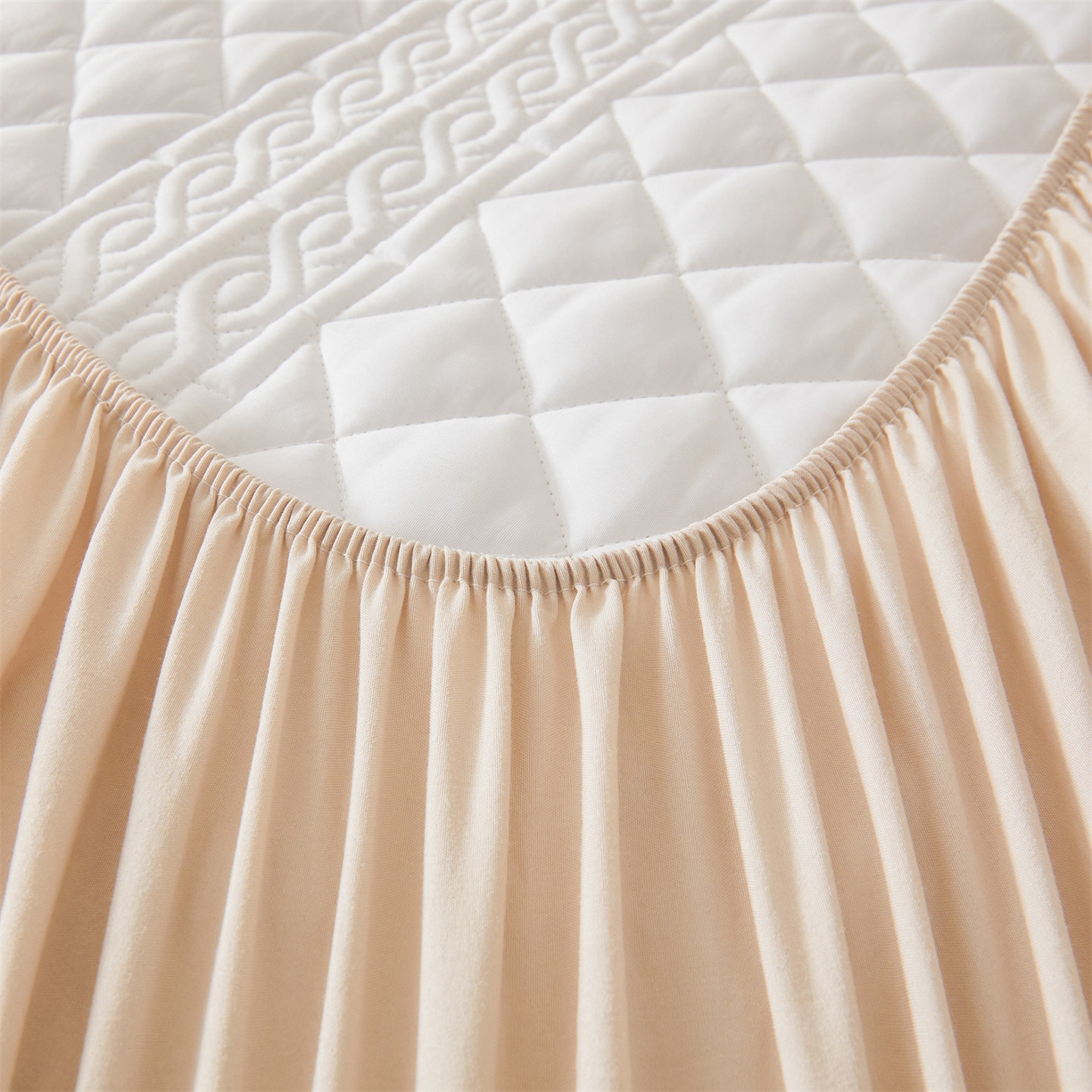 91家纺网 家纺一手货源 找家纺 （总）雯豆家纺 2025新款梵可A类夹棉防水床笠三件套水洗棉磨毛床单保护套