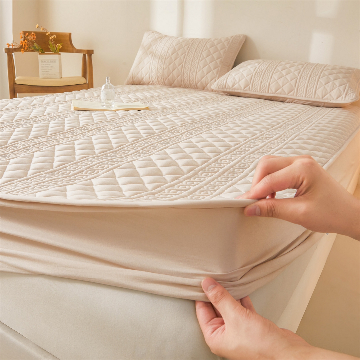 91家纺网 家纺一手货源 找家纺 （总）雯豆家纺 2025新款梵可A类夹棉防水床笠三件套水洗棉磨毛床单保护套