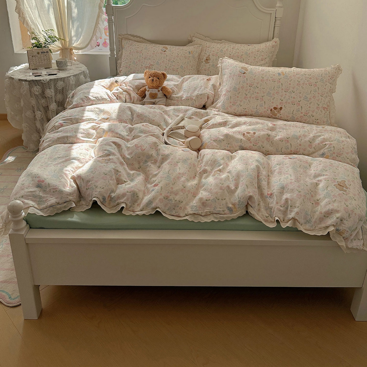 91家纺网 家纺一手货源 找家纺 瑞莱 2025新款全棉纯棉A类有氧双层纱镂空花边四件套 镂空-花园小狗