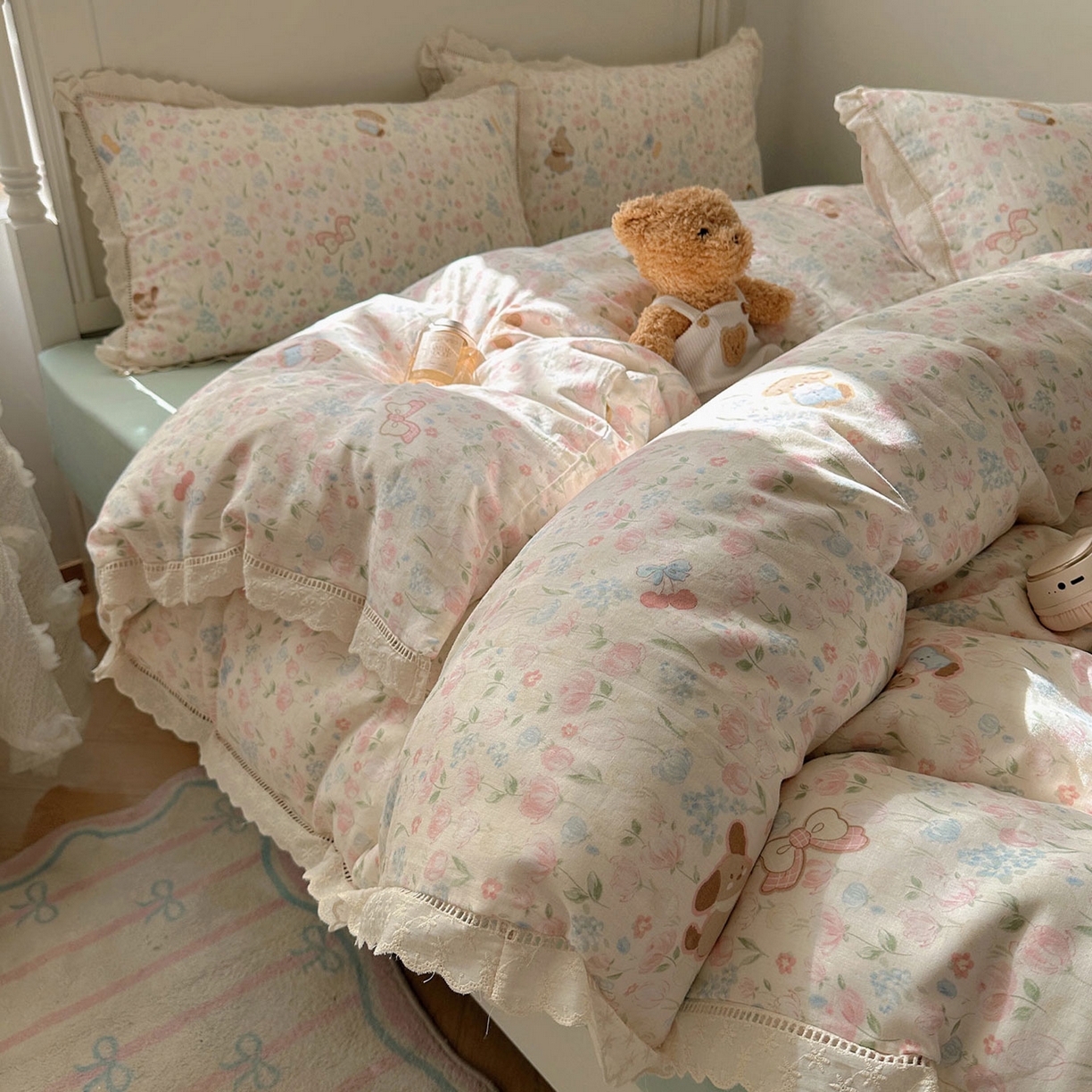 91家纺网 家纺一手货源 找家纺 瑞莱 2025新款全棉纯棉A类有氧双层纱镂空花边四件套 镂空-花园小狗