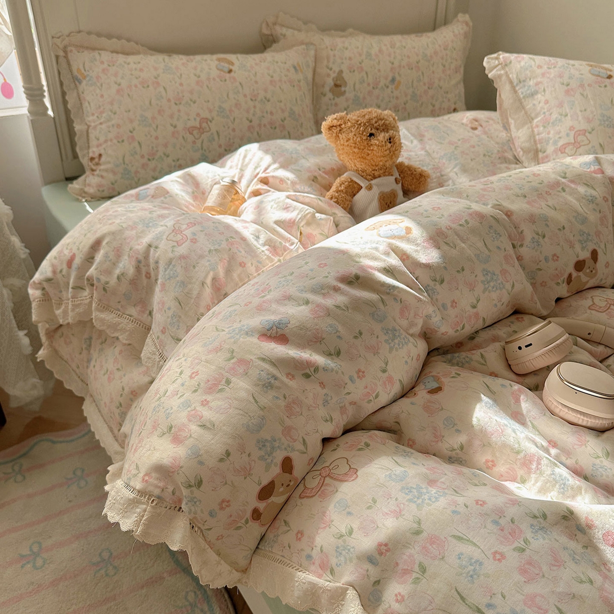 91家纺网 家纺一手货源 找家纺 瑞莱 2025新款全棉纯棉A类有氧双层纱镂空花边四件套 镂空-花园小狗