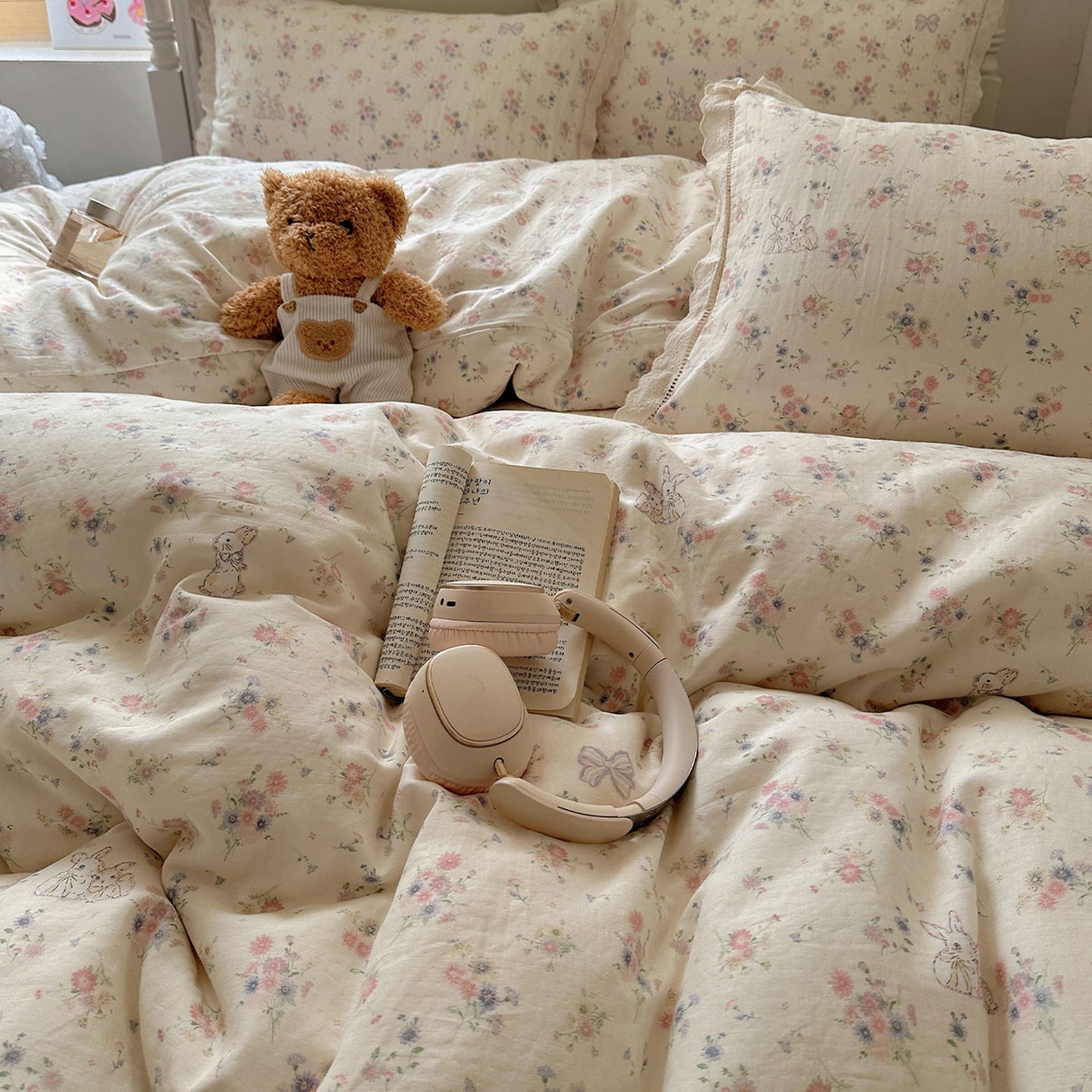 91家纺网 家纺一手货源 找家纺 瑞莱 2025新款全棉纯棉A类有氧双层纱镂空花边四件套 镂空-萝莉兔