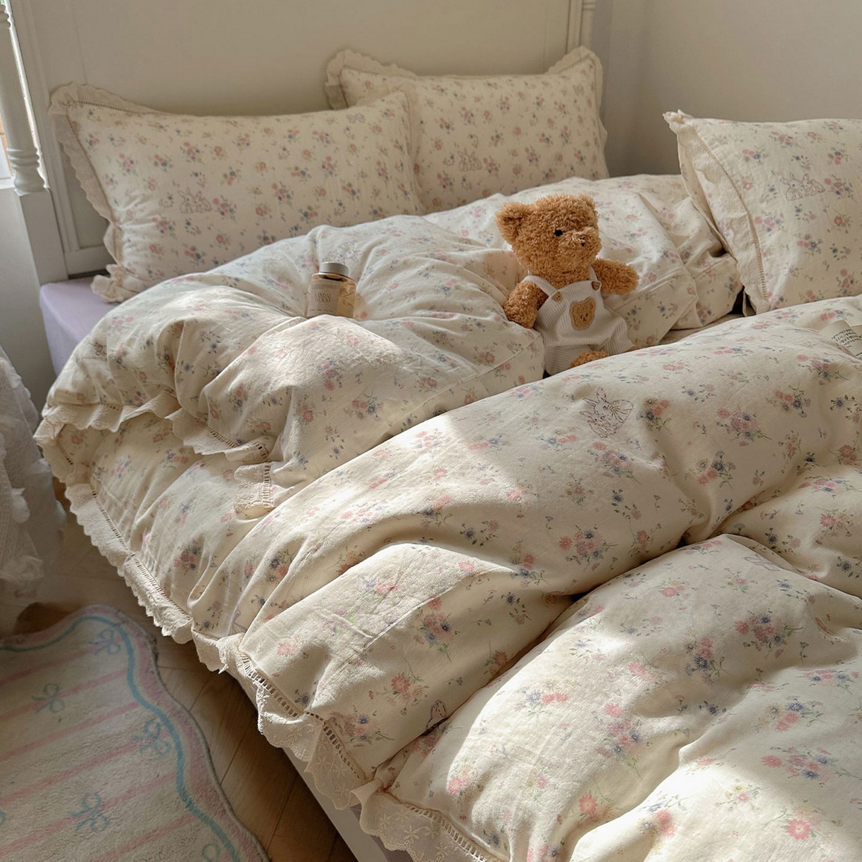 91家纺网 家纺一手货源 找家纺 瑞莱 2025新款全棉纯棉A类有氧双层纱镂空花边四件套 镂空-萝莉兔