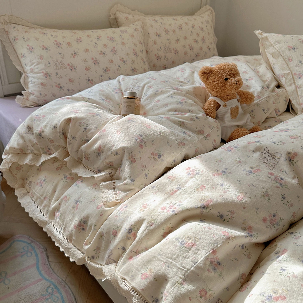 91家纺网 家纺一手货源 找家纺 瑞莱 2025新款全棉纯棉A类有氧双层纱镂空花边四件套 镂空-萝莉兔