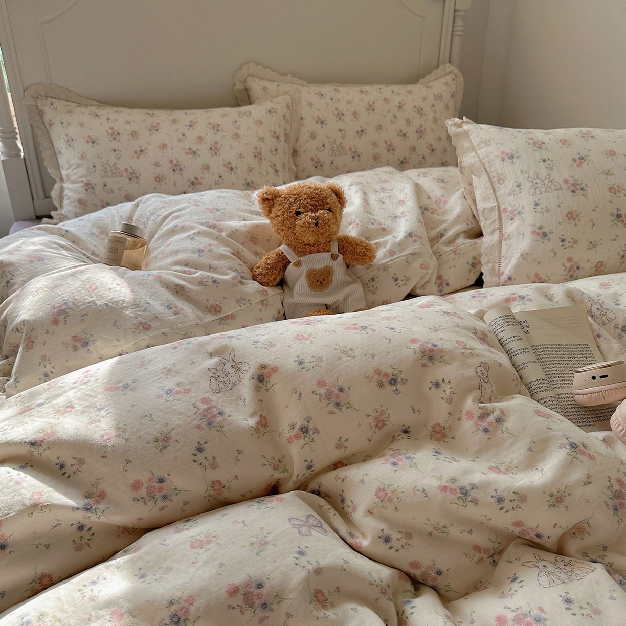 91家纺网 家纺一手货源 找家纺 瑞莱 2025新款全棉纯棉A类有氧双层纱镂空花边四件套 镂空-萝莉兔