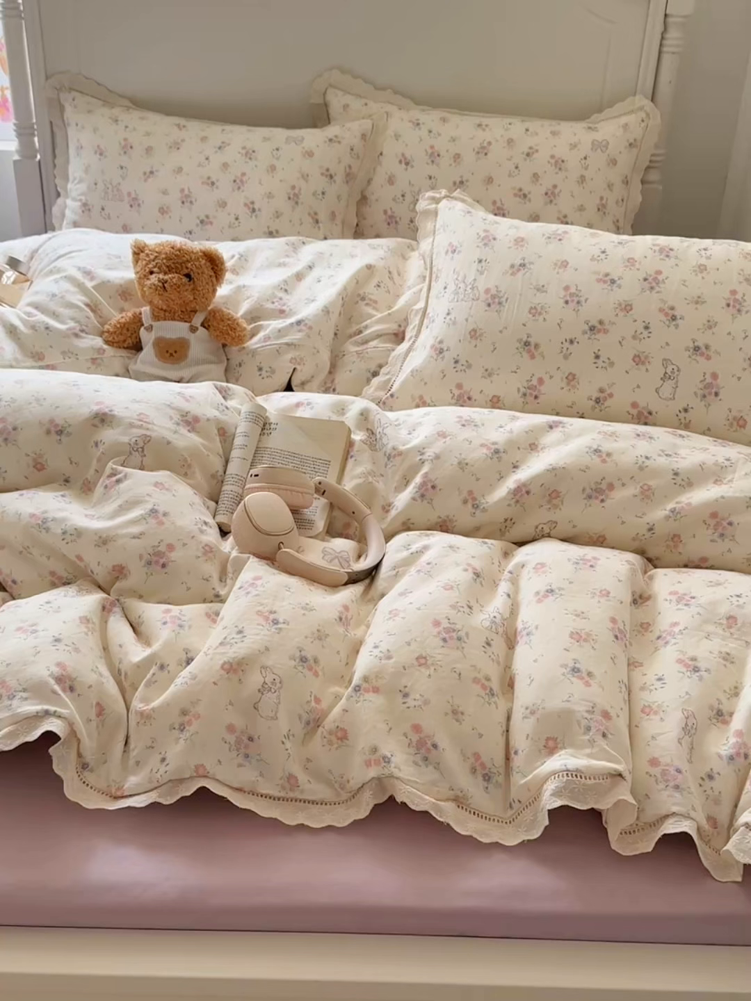 91家纺网 家纺一手货源 找家纺 瑞莱 2025新款全棉纯棉A类有氧双层纱镂空花边四件套 镂空-萝莉兔