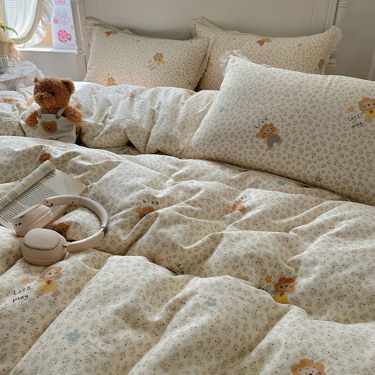 91家纺网 家纺一手货源 找家纺 瑞莱 2025新款全棉纯棉A类有氧双层纱镂空花边四件套 镂空-萌萌狮