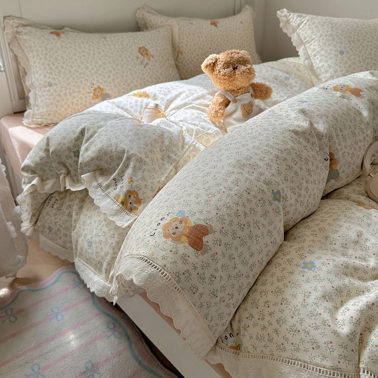 91家纺网 家纺一手货源 找家纺 瑞莱 2025新款全棉纯棉A类有氧双层纱镂空花边四件套 镂空-萌萌狮