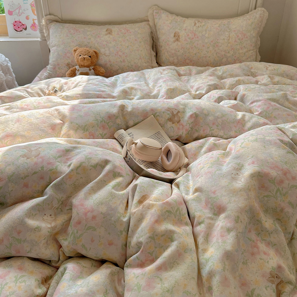 91家纺网 家纺一手货源 找家纺 瑞莱 2025新款全棉纯棉A类有氧双层纱镂空花边四件套 镂空-梦幻花园兔