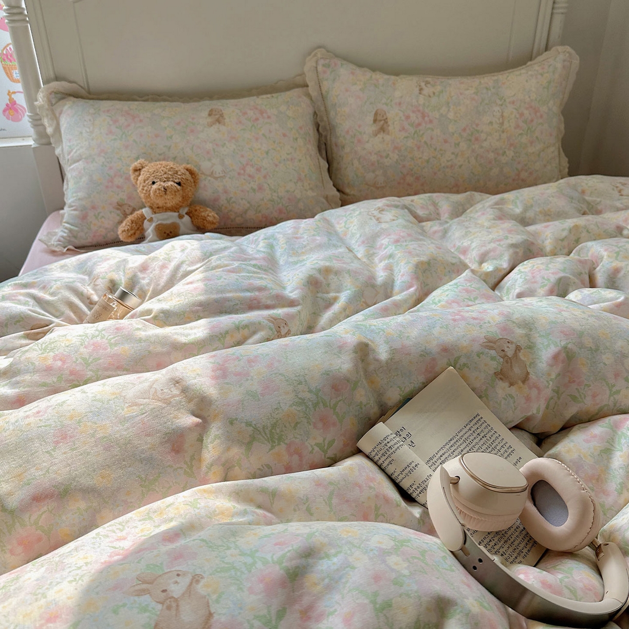 91家纺网 家纺一手货源 找家纺 瑞莱 2025新款全棉纯棉A类有氧双层纱镂空花边四件套 镂空-梦幻花园兔