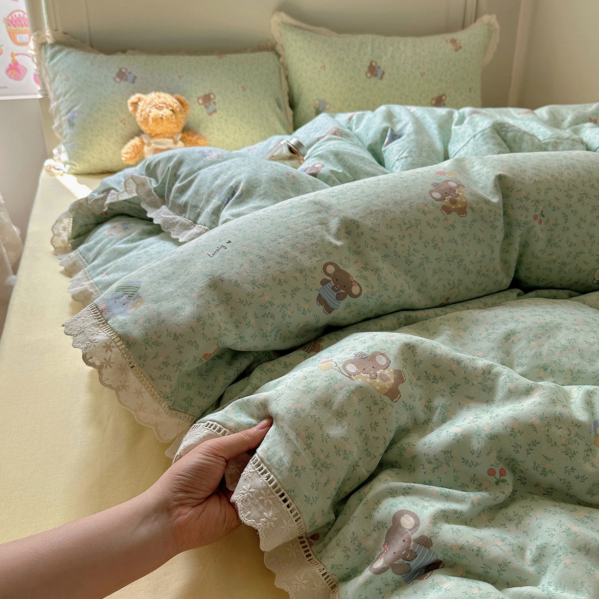 91家纺网 家纺一手货源 找家纺 瑞莱 2025新款全棉纯棉A类有氧双层纱镂空花边四件套 镂空-少女象