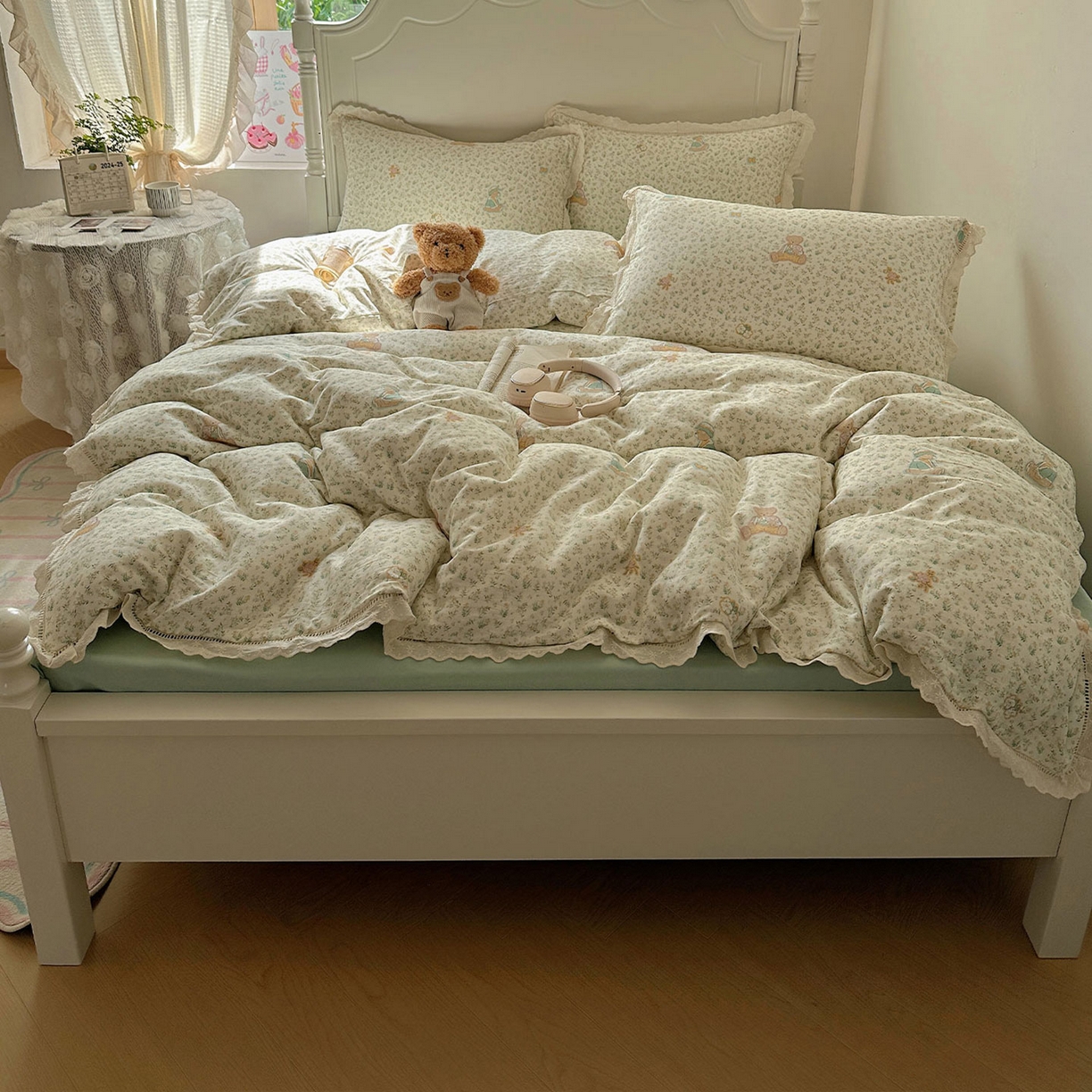 91家纺网 家纺一手货源 找家纺 瑞莱 2025新款全棉纯棉A类有氧双层纱镂空花边四件套 镂空-熊孩子