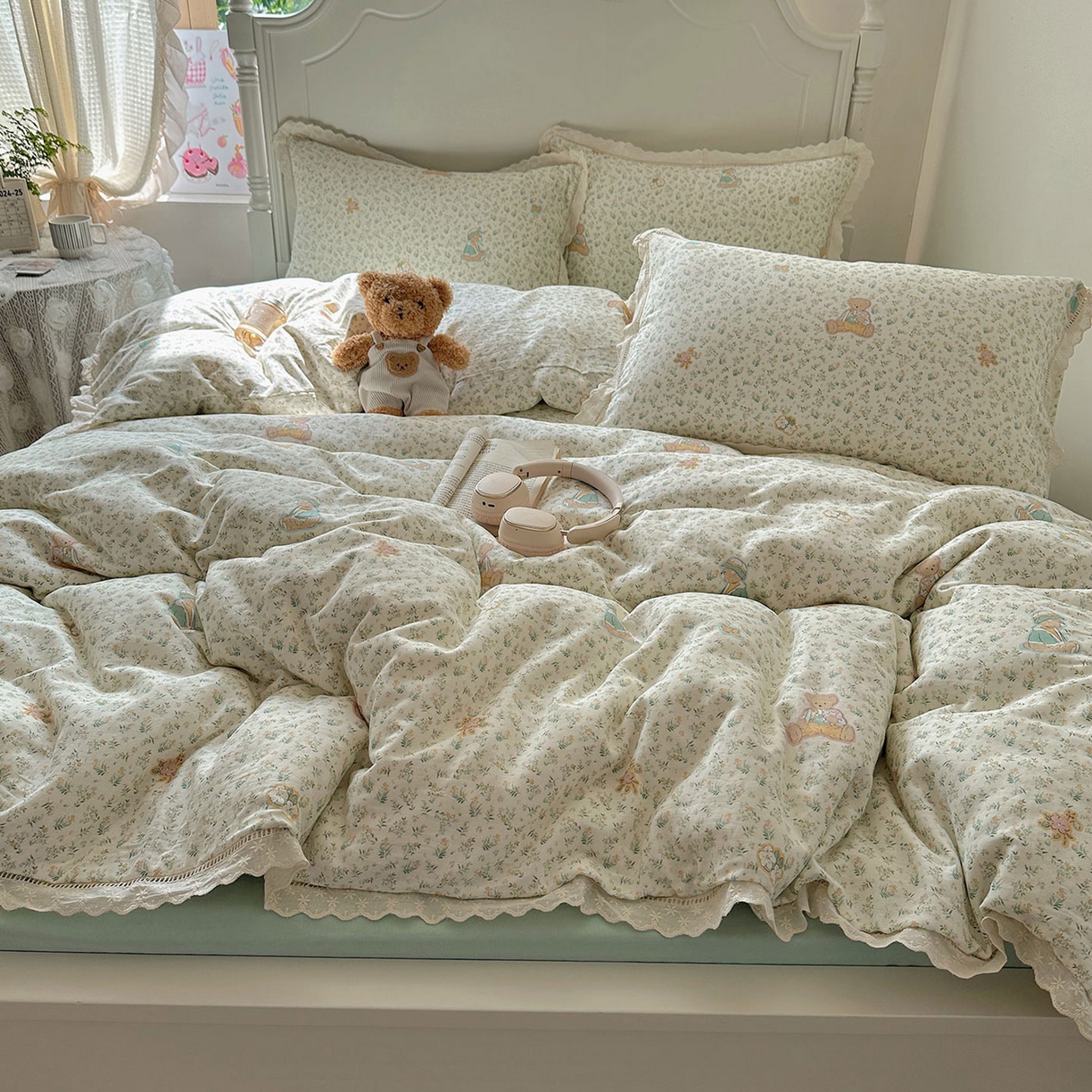 91家纺网 家纺一手货源 找家纺 瑞莱 2025新款全棉纯棉A类有氧双层纱镂空花边四件套 镂空-熊孩子