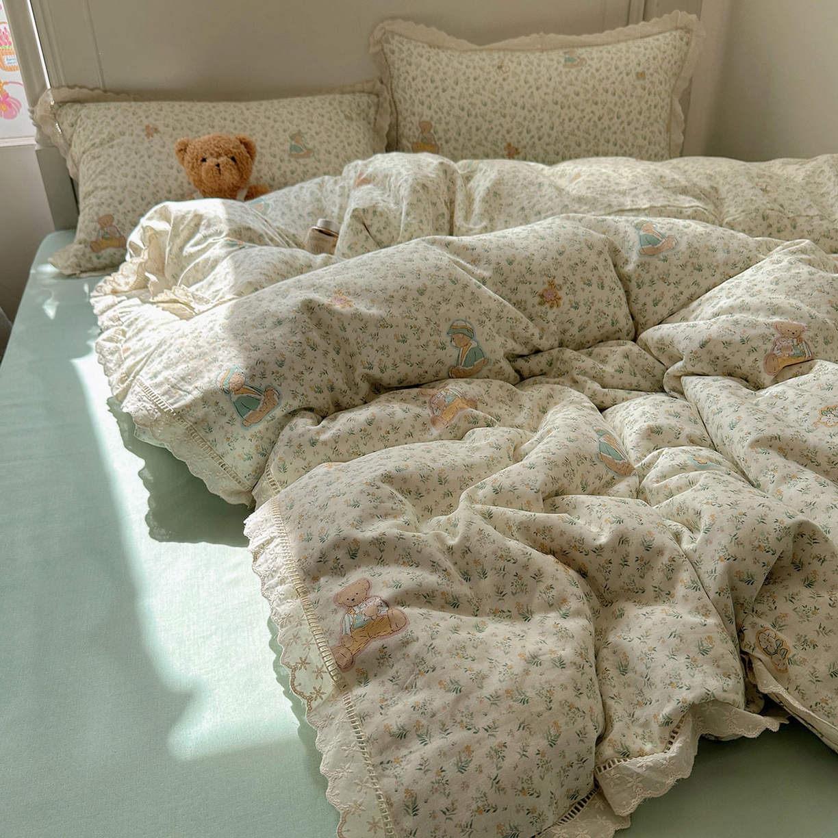 91家纺网 家纺一手货源 找家纺 瑞莱 2025新款全棉纯棉A类有氧双层纱镂空花边四件套 镂空-熊孩子