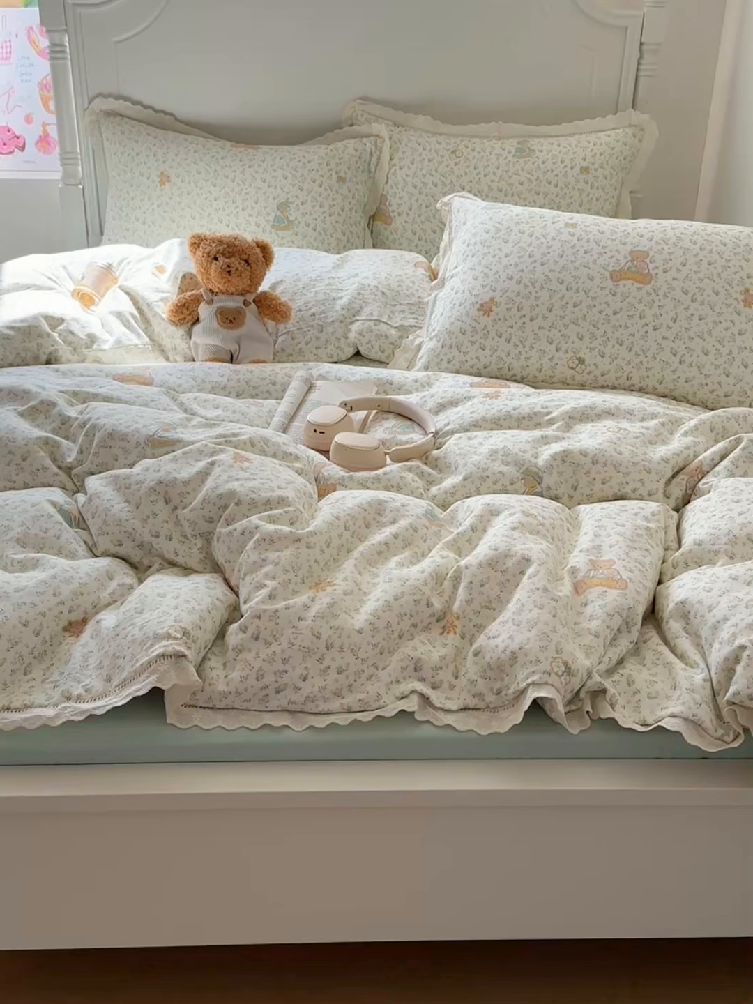 91家纺网 家纺一手货源 找家纺 瑞莱 2025新款全棉纯棉A类有氧双层纱镂空花边四件套 镂空-熊孩子